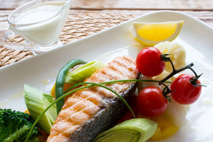 Stredomorská strava pozostáva predovšetkým z rýb, morských plodov a zeleniny