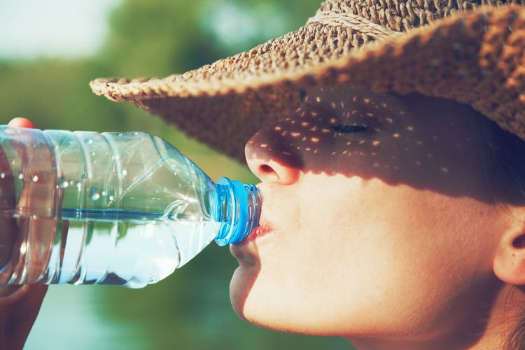 V lete treba piť viac vody ako v zime