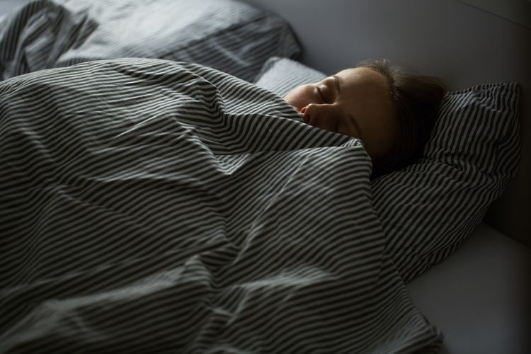 Pre ideálny spánok je dôležité, aby bola v miestnosti úplná tma