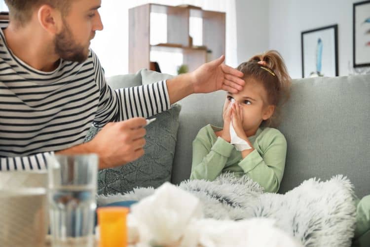 Horúčka u detí je typickým príznakom chrípky