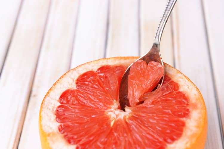 Grapefruitová diéta má množstvo výhod, ale aj nevýhod