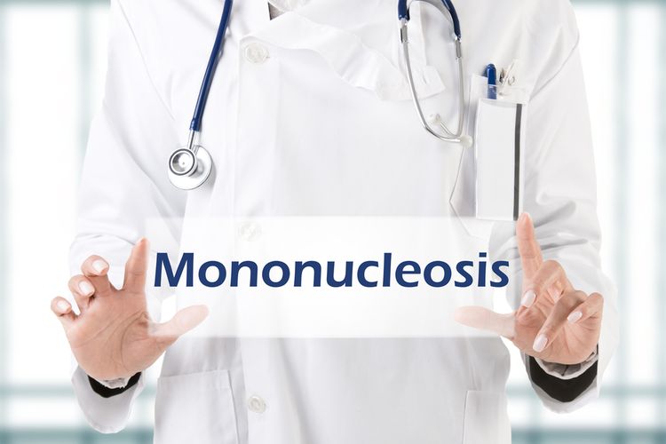 Pri podozrení na mononukleózu sa treba poradiť s lekárom