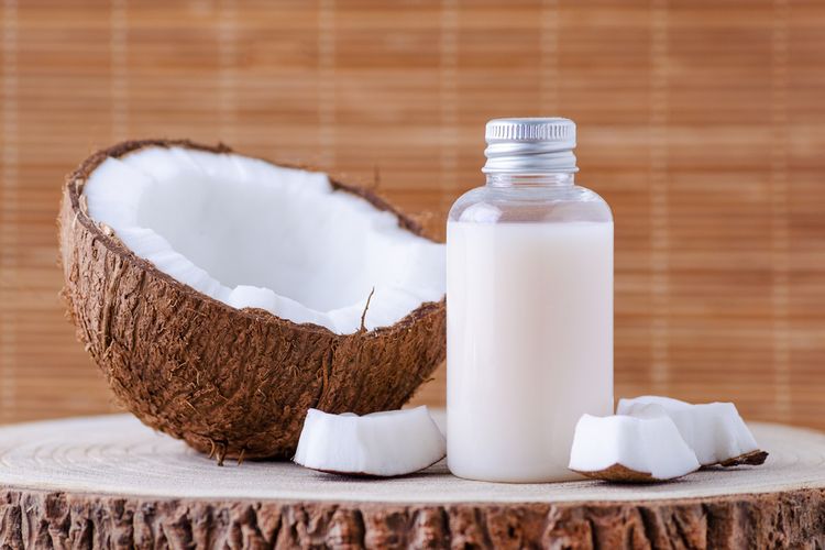 Šampón s obsahom kokosového mlieka