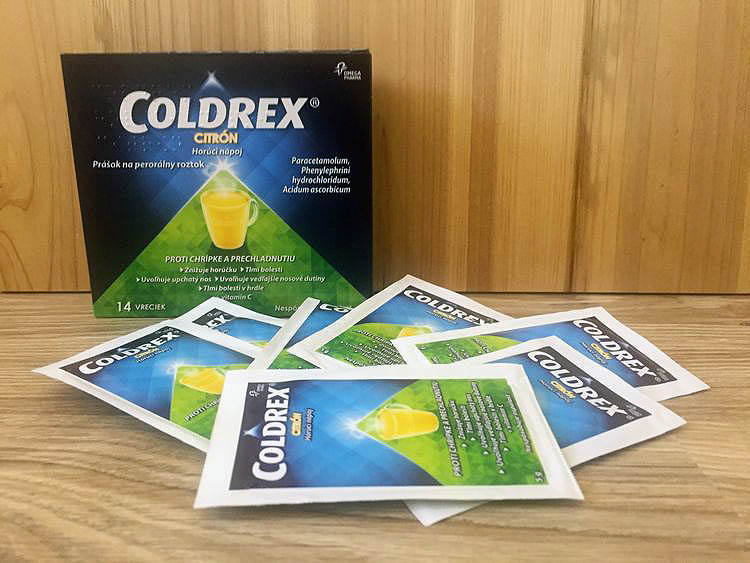 Najlepšie horúce nápoje na liečbu prechladnutia  - Coldrex citrón
