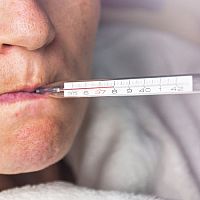 Ako správne merať telesnú teplotu pod pazuchou, v ústach či konečníku?