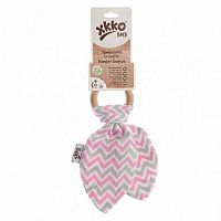 XKKO BMB Hryzátko Lístky - Chevron Baby Pink