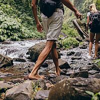 Je chodenie naboso zdravé? Chôdza naboso v prírode, v zime, po snehu – účinky