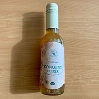 Konopný Elixír (recenzia). Bylinný sirup na imunitu, srdce i krajšie vlasy a pleť