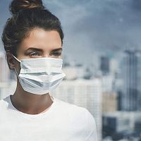 Návod, ako správne nosiť a zložiť rúško. Len správne nasadené rúško vás ochráni pred vírusmi