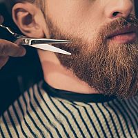 Starostlivosť o bradu – ako zahustiť bradu? Pomôžu pomôcky na bradu ako balzam, olej, kefa