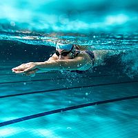 Plávanie a zdravie – benefity, účinky, správna technika, rýchlosť. Vhodné v tehotenstve i pre deti