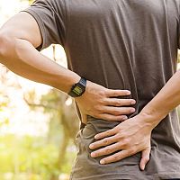 Bolesť krížov z prievanu, v tehotenstve, pred menštruáciou – príčiny, cviky, lieky