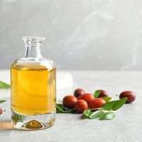 Jojobový olej – účinky na vlasy, pleť, nechty. Vlastnosti, cena, použitie liečivého oleja