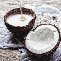 Kokosové mlieko v plechovke skvelé na smoothie aj do kávy. Cena neprekvapí