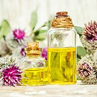 Lopúchový olej proti vypadávaniu vlasov. Naozaj funguje?