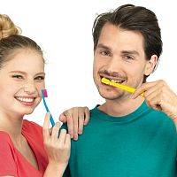 Ako si čistiť zuby správne? 7 otázok a odpovedí o čistení zubov, ktoré sa oplatí poznať