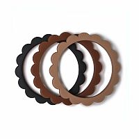 Mushie náramkové hryzátko zo silikónu FLOWER black natural caramel 1×1 ks, hryzátko