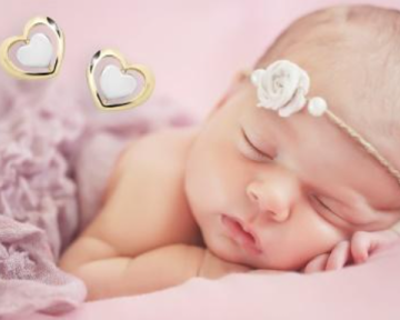 Náušnice pre bábätká a všetko, čo o detských náušniciach potrebujete vedieť