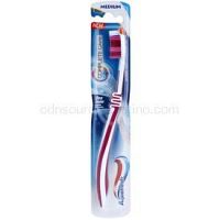 Aquafresh Complete Care zubná kefka medium dark pink/white  