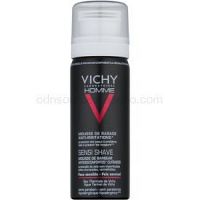 Vichy Homme Anti-Irritation pena na holenie pre citlivú a podráždenú pleť  50 ml