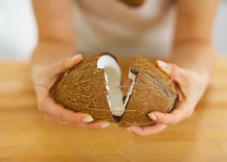 Roztváranie kokosového orecha